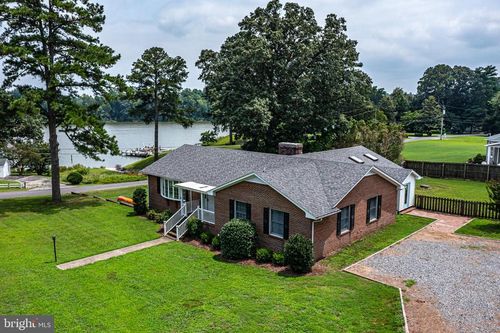 72 Nimcock Rd, Urbanna, VA, 23175-2511 | Card Image