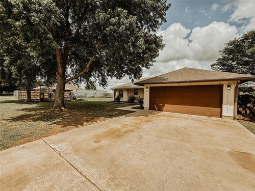 610 Se 7th St, Lexington, OK, 73051-8762 | Card Image