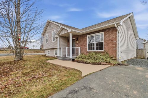 37 White Rd, Enfield, NS, B2T1L4 | Card Image