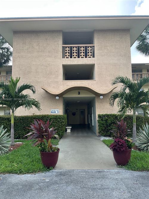 110-17050 Ne 14th Ave, North Miami Beach, FL, 33162-2843 | Card Image