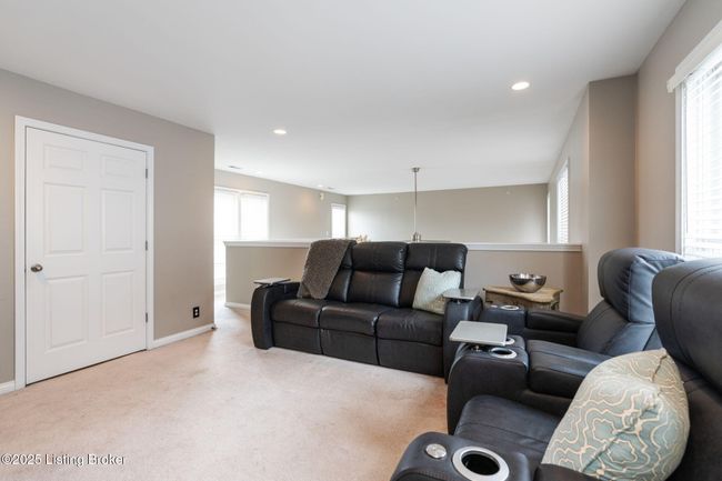 10600 Norton Commons Walk, Condo with 2 bedrooms, 2 bathrooms and null parking in Prospect KY | Image 18
