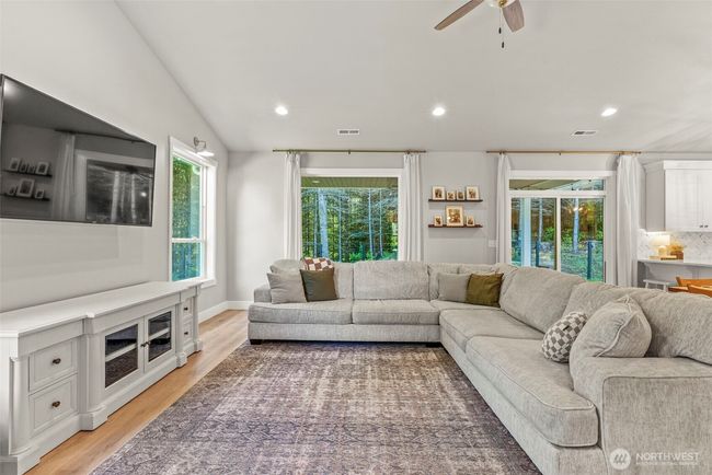 305 Thimbleberry Dr, House other with 3 bedrooms, 2 bathrooms and 2 parking in Castle Rock WA | Image 10