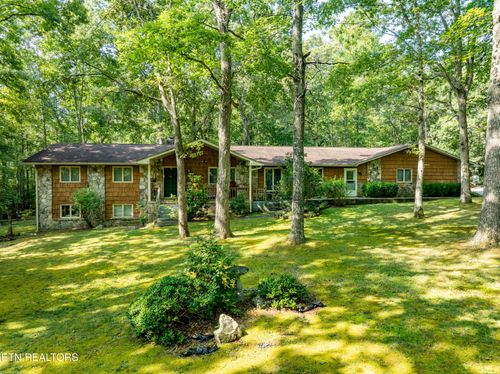 61 Woodsway, Crossville, TN, 38555-8462 | Card Image