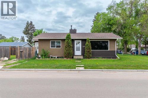 4801 42 St, Lloydminster, SK, S9V0E3 | Card Image