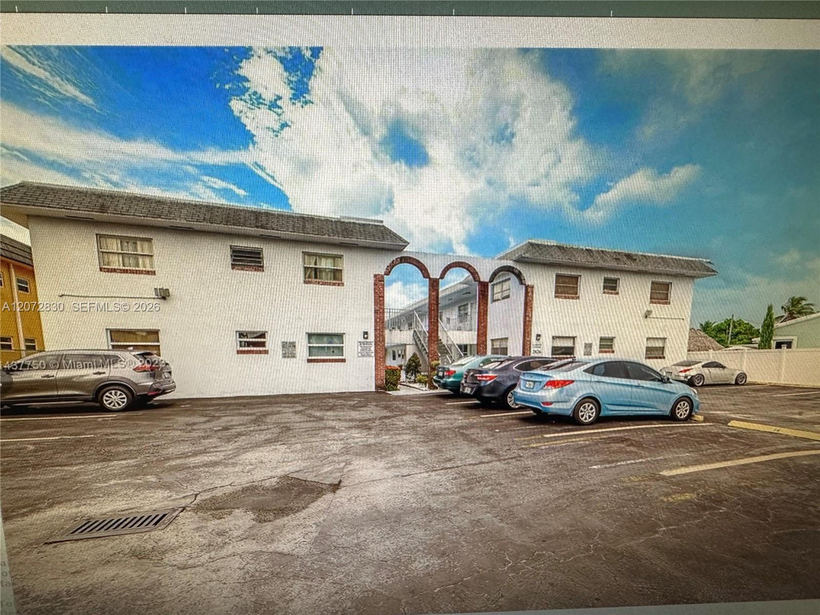 Residential Lease in Hollywood 2