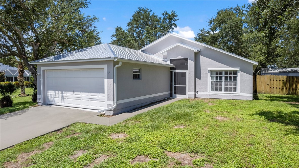 Montrose Ave, Sebastian, FL 32958