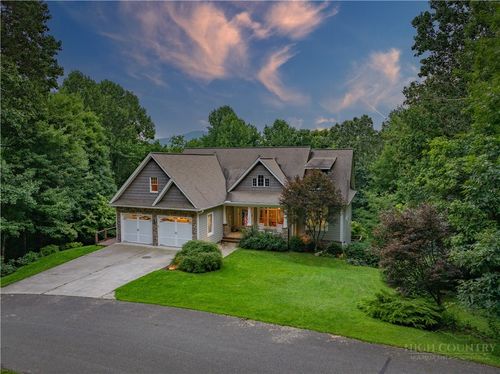 142 Fairway Oaks Dr, West Jefferson, NC, 28694-8569 | Card Image