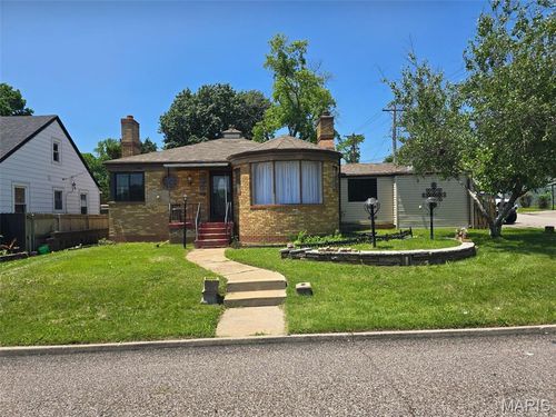 9405 Mackenzie Rd, Affton, MO, 63123-5440 | Card Image