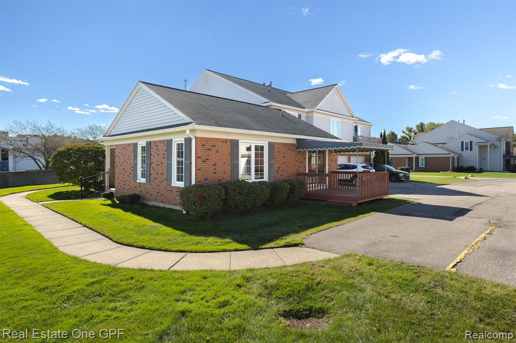 Stonegate Cir, Clinton Township, MI 48036 #1