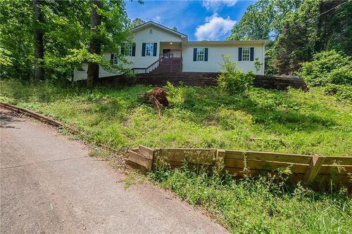 5028 Nichols Dr, Flowery Branch, GA, 30542-3713 | Card Image