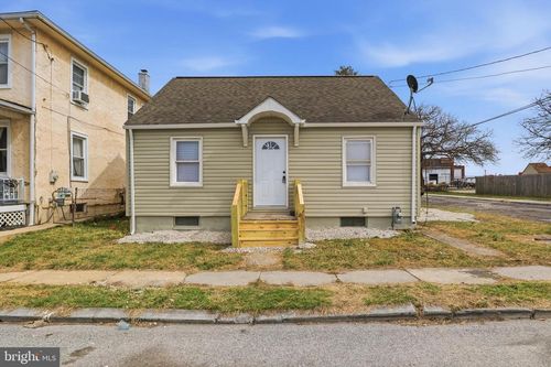 393 S Albemarle St, YORK, PA, 17403-2533 | Card Image