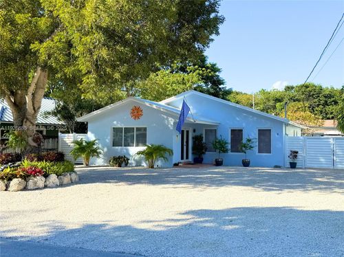 8 N End Rd, Key Largo, FL, 33037-5012 | Card Image