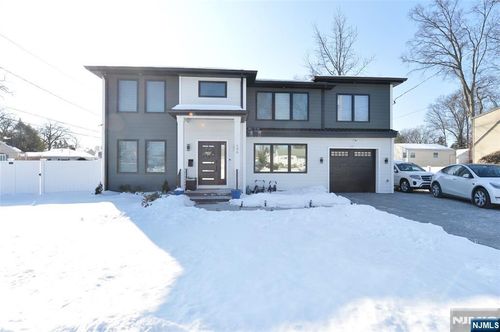 196 Graphic Blvd, Bergenfield, NJ, 07621-1553 | Card Image