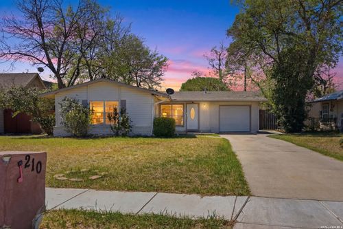 210 N Guilford Dr, San Antonio, TX, 78217-5716 | Card Image