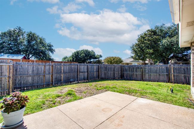 1712 California Trl, House other with 3 bedrooms, 2 bathrooms and null parking in Plano TX | Image 24