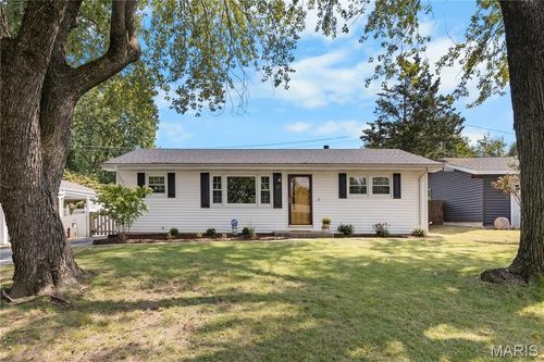 10 Oxford Pl, Saint Charles, MO, 63301-4738 | Card Image