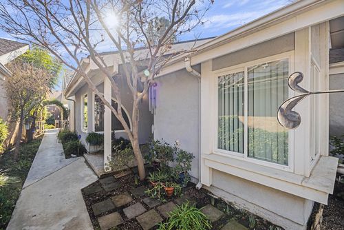 1515 E Castlecrest Avenue, Visalia, CA, 93292 | Card Image