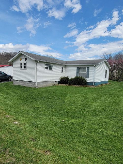 42 Gate Ln, Elkins, WV, 26241-1508 | Card Image