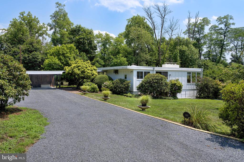 Lawr-prin Rd, Princeton, NJ 08540