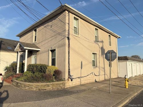1e-236 W Montauk Highway W, Babylon, NY, 11757 | Card Image