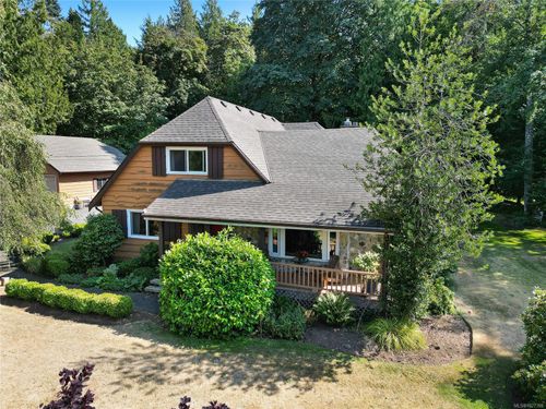 1695 Cultra Ave, Central Saanich, BC, V8M1T1 | Card Image