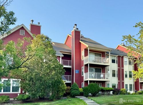 76 Crosspointe Dr, East Brunswick, NJ, 08816-1841 | Card Image