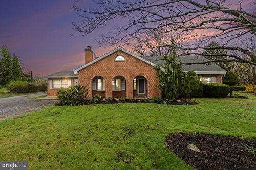 205 N Middlesex Rd, CARLISLE, PA, 17013-8490 | Card Image