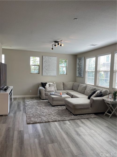 1895 Orizaba Ave, Signal Hill, CA, 90755-1228 | Card Image