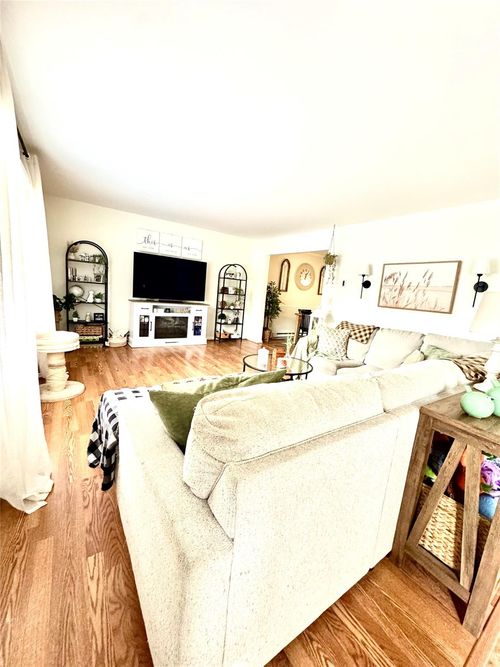 unit-4-2833 Route 9d, Wappingers Falls, NY, 12590-1579 | Card Image