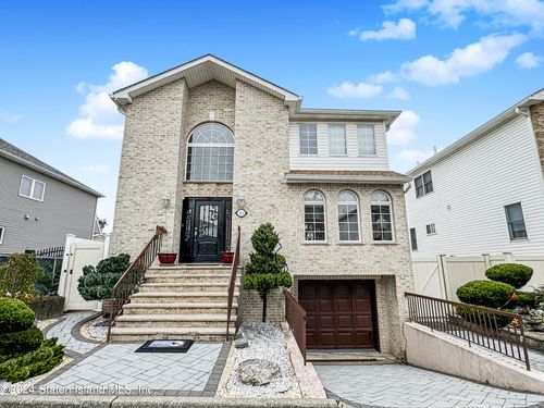 15 Petunia Court, Staten Island, NY, 10307 | Card Image