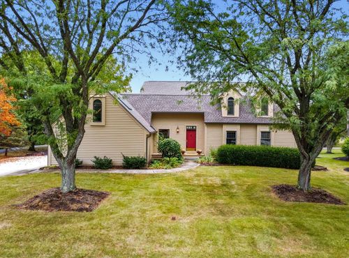 8656 Davington Dr, Dublin, OH, 43017-7618 | Card Image