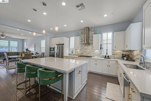 7228 Carneros Ln, Dublin, CA, 94568-4668 | Card Image