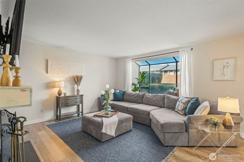 d15-1319 S Puget Dr, Renton, WA, 98055-4337 | Card Image