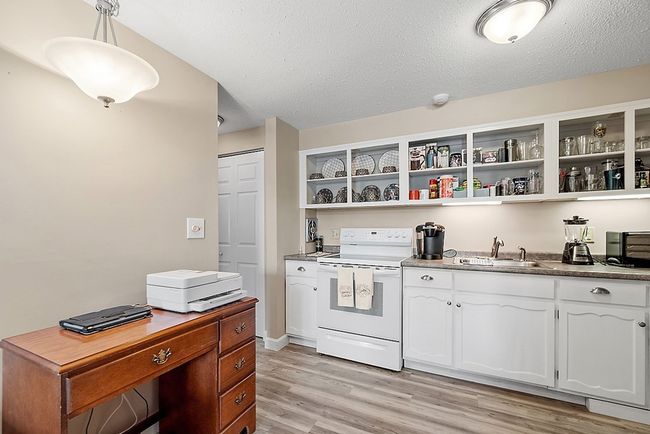 APT-14 - 144 West St, Condo with 1 bedrooms, 1 bathrooms and 1 parking in Leominster MA | Image 12