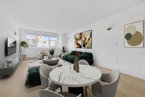 8j-61 Jane St, New York, NY, 10014-5157 | Card Image