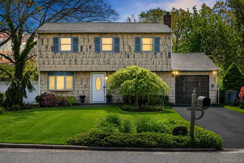 20 Revere Cir, Port Jefferson Station, NY, 11776-4221 | Card Image