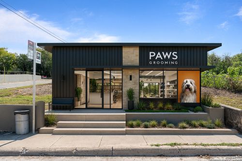 2658 E Commerce St, San Antonio, TX, 78203-2102 | Card Image