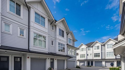 17-21688 52 Ave, Langley, BC, V2Y4K9 | Card Image