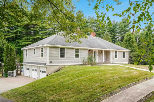 198 Main St, Sandown, NH, 03873-2636 | Card Image