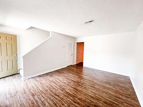 apt-a-104 Ballygar St, Clarksville, TN, 37043-5492 | Card Image