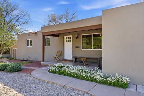 210 Las Mananitas St, Santa Fe, NM, 87501-1546 | Card Image