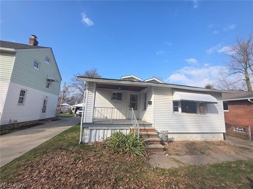 20632 Woodstock Ave, Fairview Park, OH, 44126-1441 | Card Image