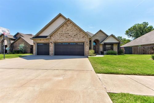 11132 Fairways Avenue, Yukon, OK, 73099 | Card Image