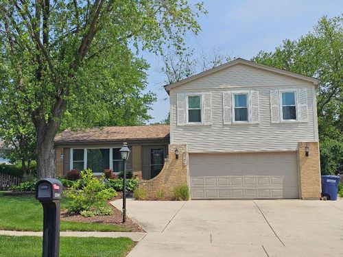 6S141 Park Meadow Dr, Naperville, IL, 60540-3809 | Card Image