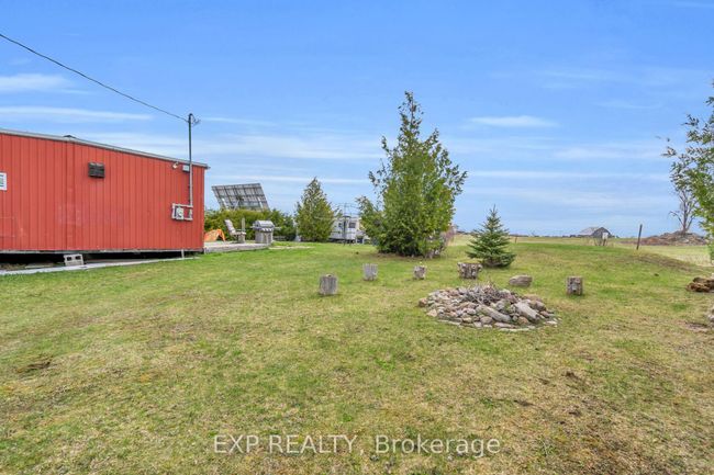 70 Red Cap Beach Rd, Home with 2 bedrooms, 1 bathrooms and 5 parking in Kirkfield ON | Image 5
