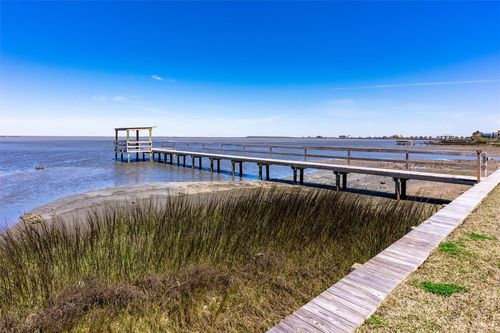 1040 N Gayle St, Gilchrist, TX, 77617 | Card Image