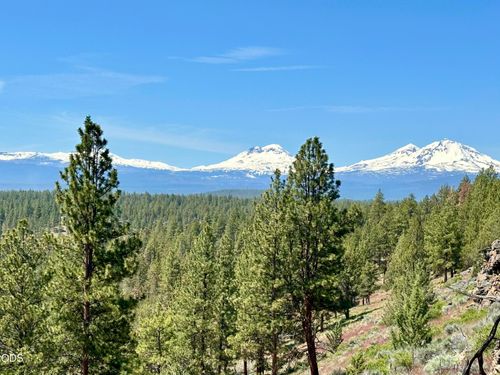 17127 Mountain View Rd, Sisters, OR, 97759-9846 | Card Image