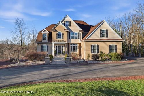 389 Joanne Ct, Bartonsville, PA, 18321-7774 | Card Image