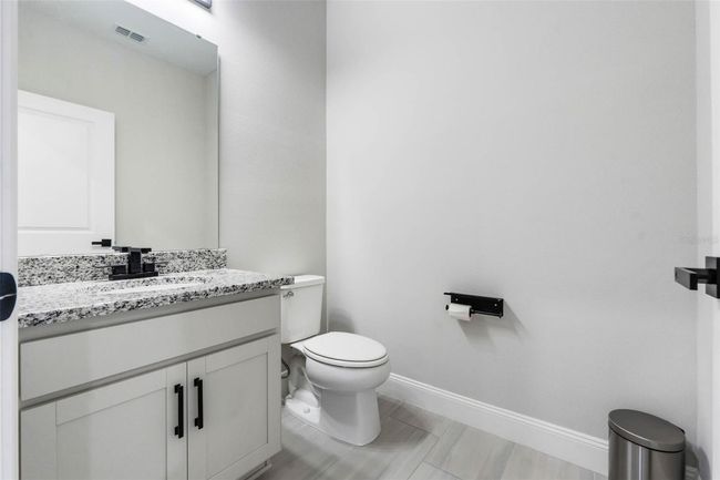 Guest Bathroom - Off of Loft | Image 23