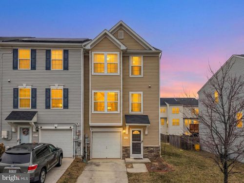 31 Wayside Ct, Falling Waters, WV, 25419-4793 | Card Image